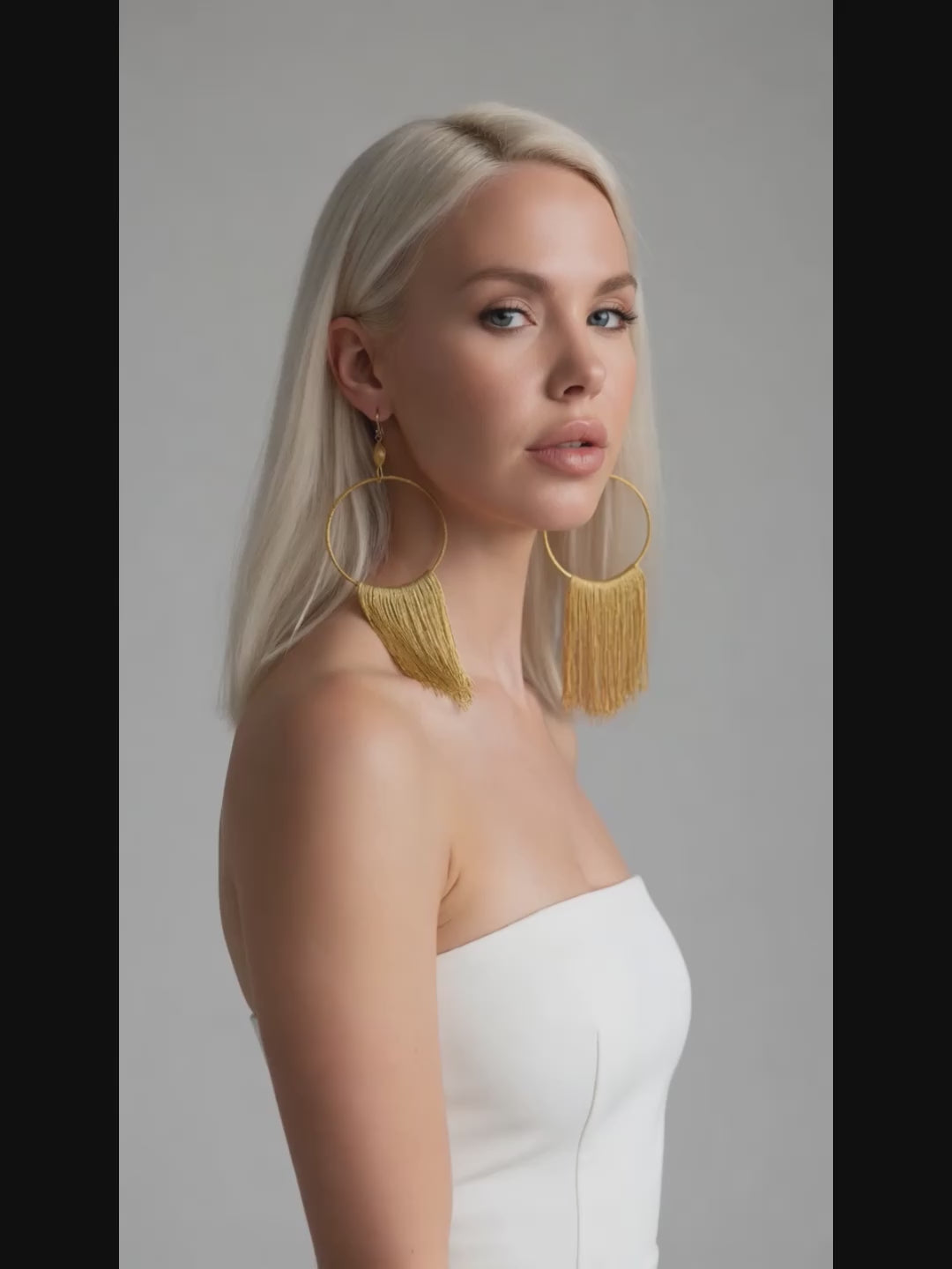 GOLDEN MUSE